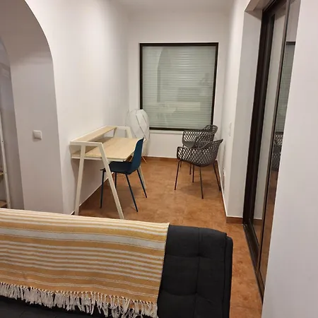 Δωμάτια σε οικογενειακή κατοικία Monteverde Φάρο