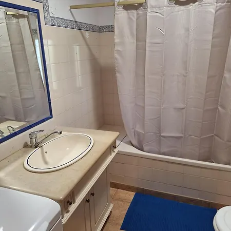 Monteverde Δωμάτια σε οικογενειακή κατοικία Φάρο